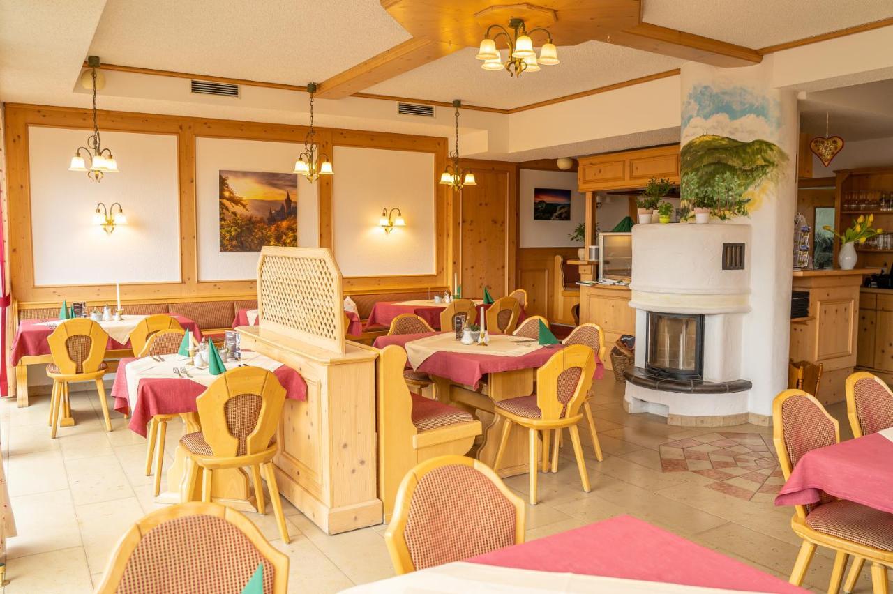 Hotel Und Berggasthof Zum Sonnenhof 소르지 외부 사진