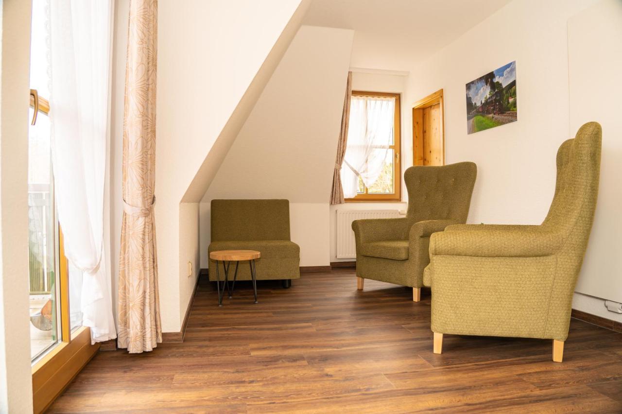 Hotel Und Berggasthof Zum Sonnenhof 소르지 외부 사진
