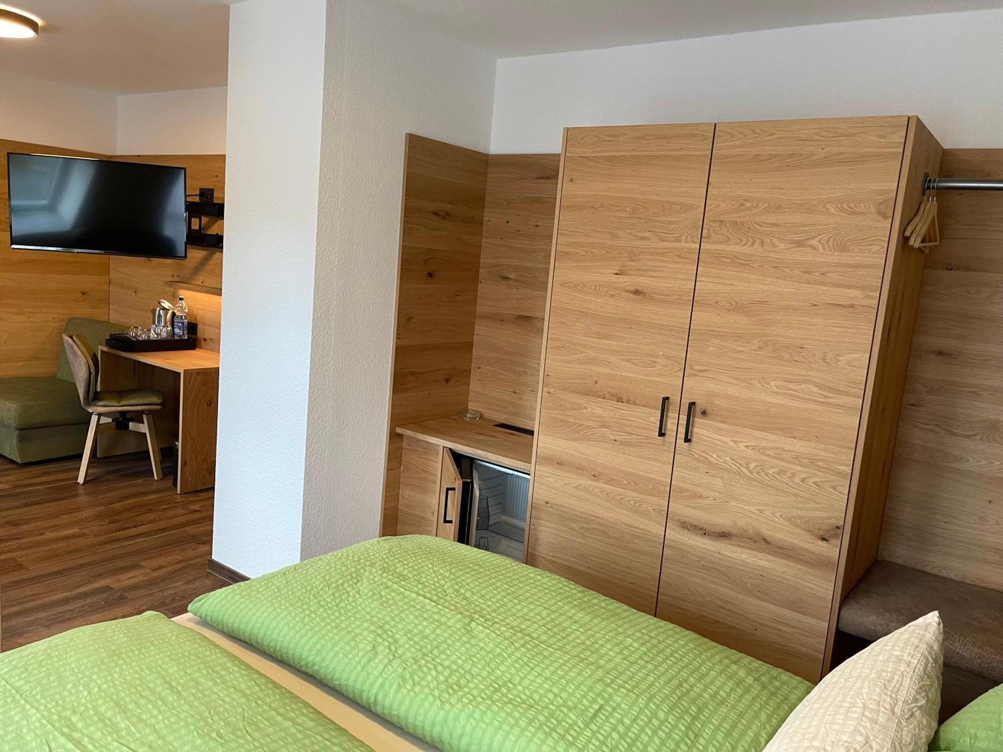 Hotel Und Berggasthof Zum Sonnenhof 소르지 외부 사진