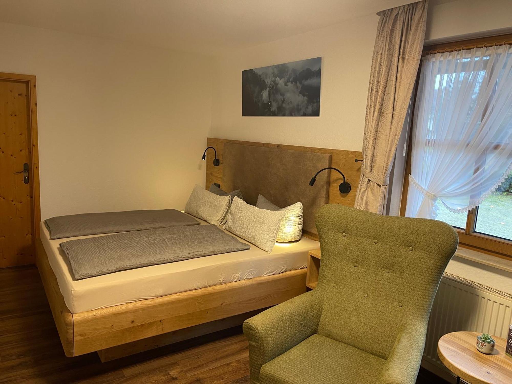Hotel Und Berggasthof Zum Sonnenhof 소르지 외부 사진
