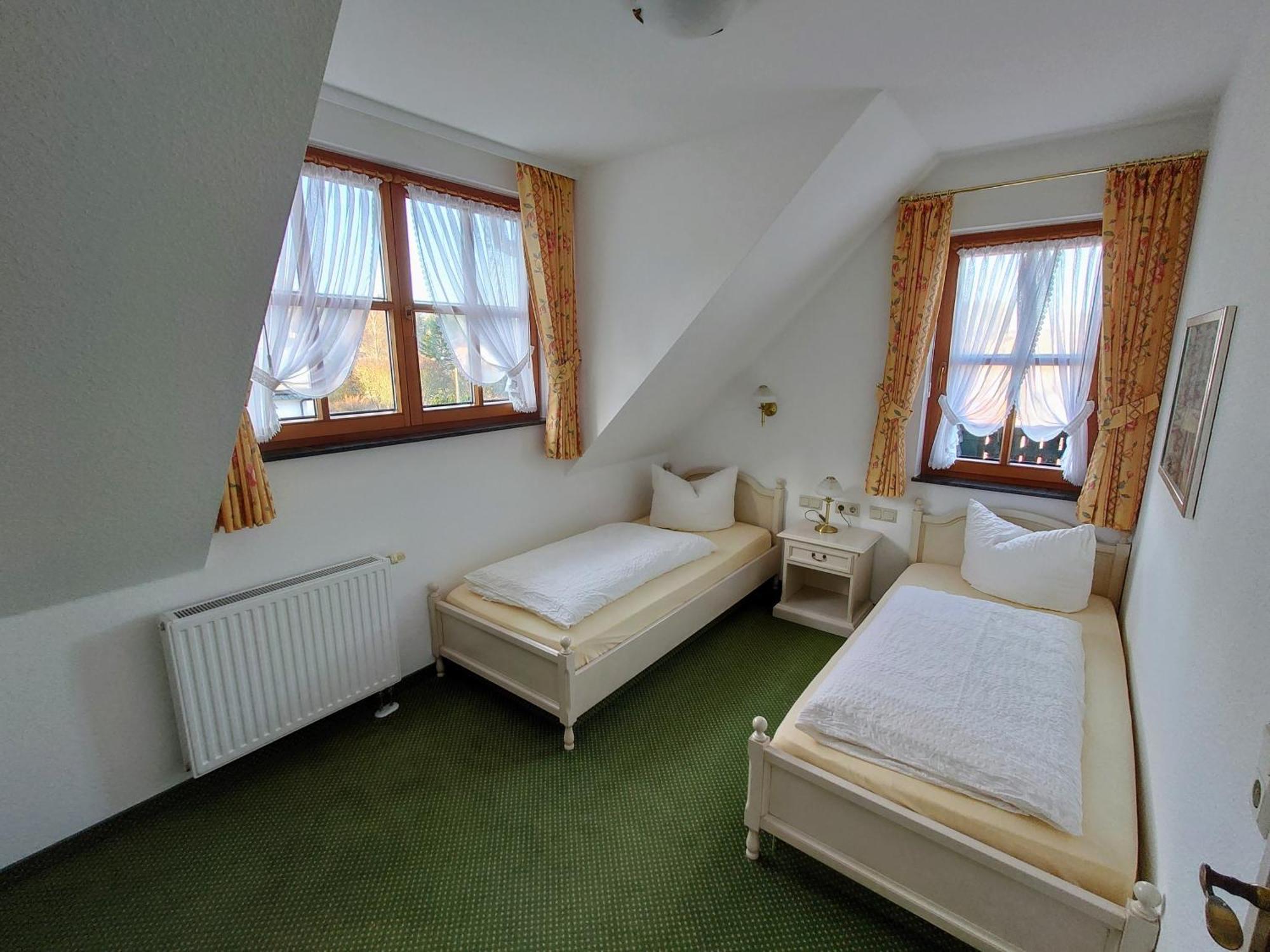 Hotel Und Berggasthof Zum Sonnenhof 소르지 객실 사진